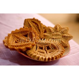 Naksi Pitha