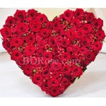 100 pcs heart shape red roses in a basket