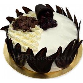 California- 2.2 Pounds New Black Forest Round Cake
